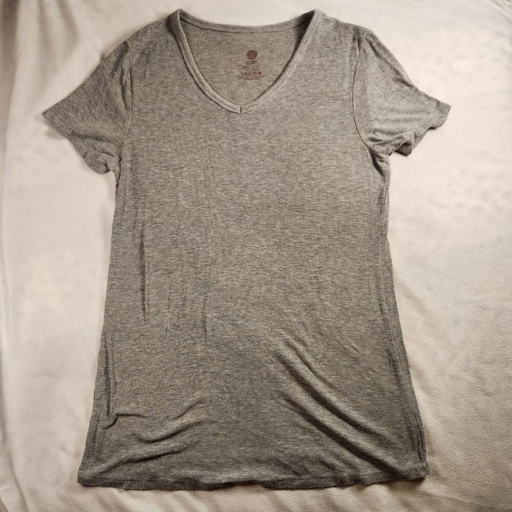 Kindred Bravely Gray Bamboo V Neck Long Stretchy Maternity Tee Shirt - Small